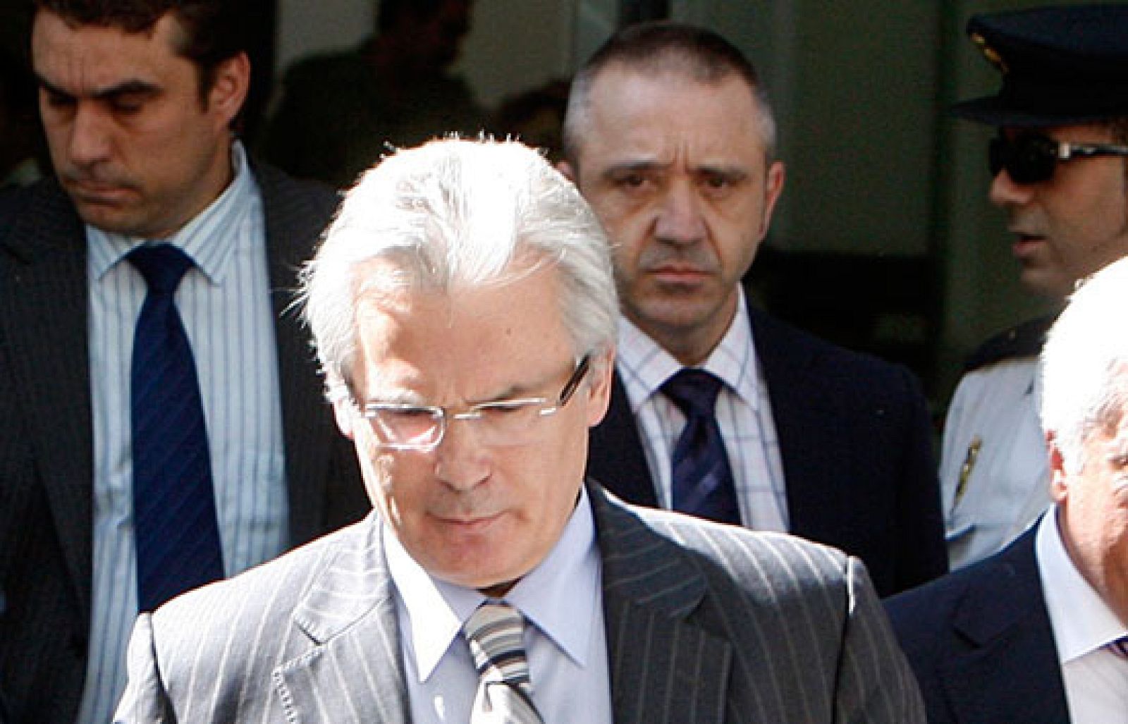 El magistrado no ha respondido a las preguntas del sindicato Manos Limpias, el que lo denunció y que llevaba preparadas 150 preguntas que no ha podido ni formular.