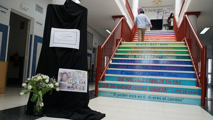 Telediario 1 - Sanidad investiga la muerte de una profesora de Marbella que recibió la vacuna de AstraZeneca