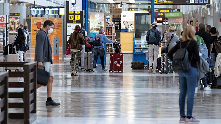 Operadores turísticos y organizadores de congresos internacionales confían en que el pasaporte de vacunación atraiga más viajeros