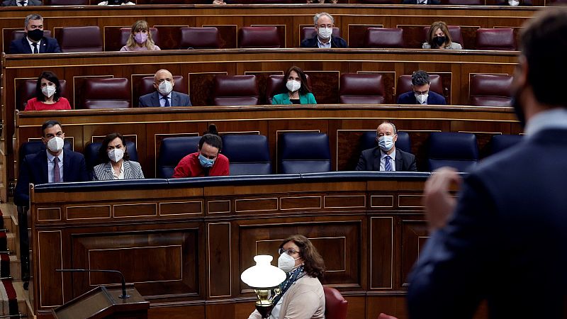 Sánchez, Iglesias y Casado entran en precampaña con reproches de "transfuguismo" y "conspiración"