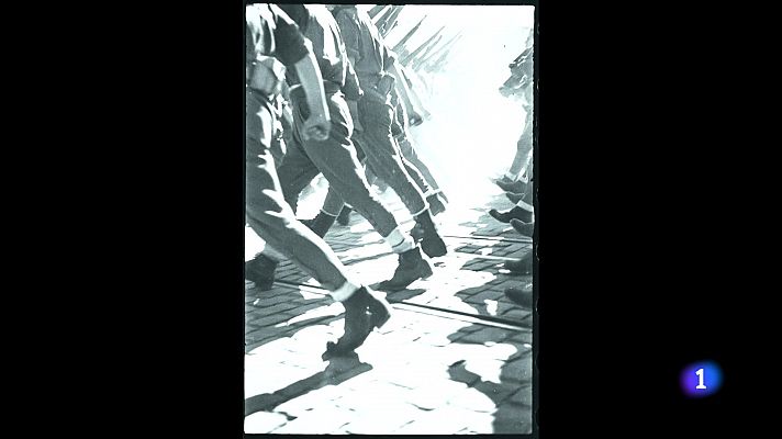 Telediario 1 - El Museo Nacional de Arte de Cataluña muestra imágenes inéditas de la Guerra Civil que escondió el fotógrafo Antoni Campañà