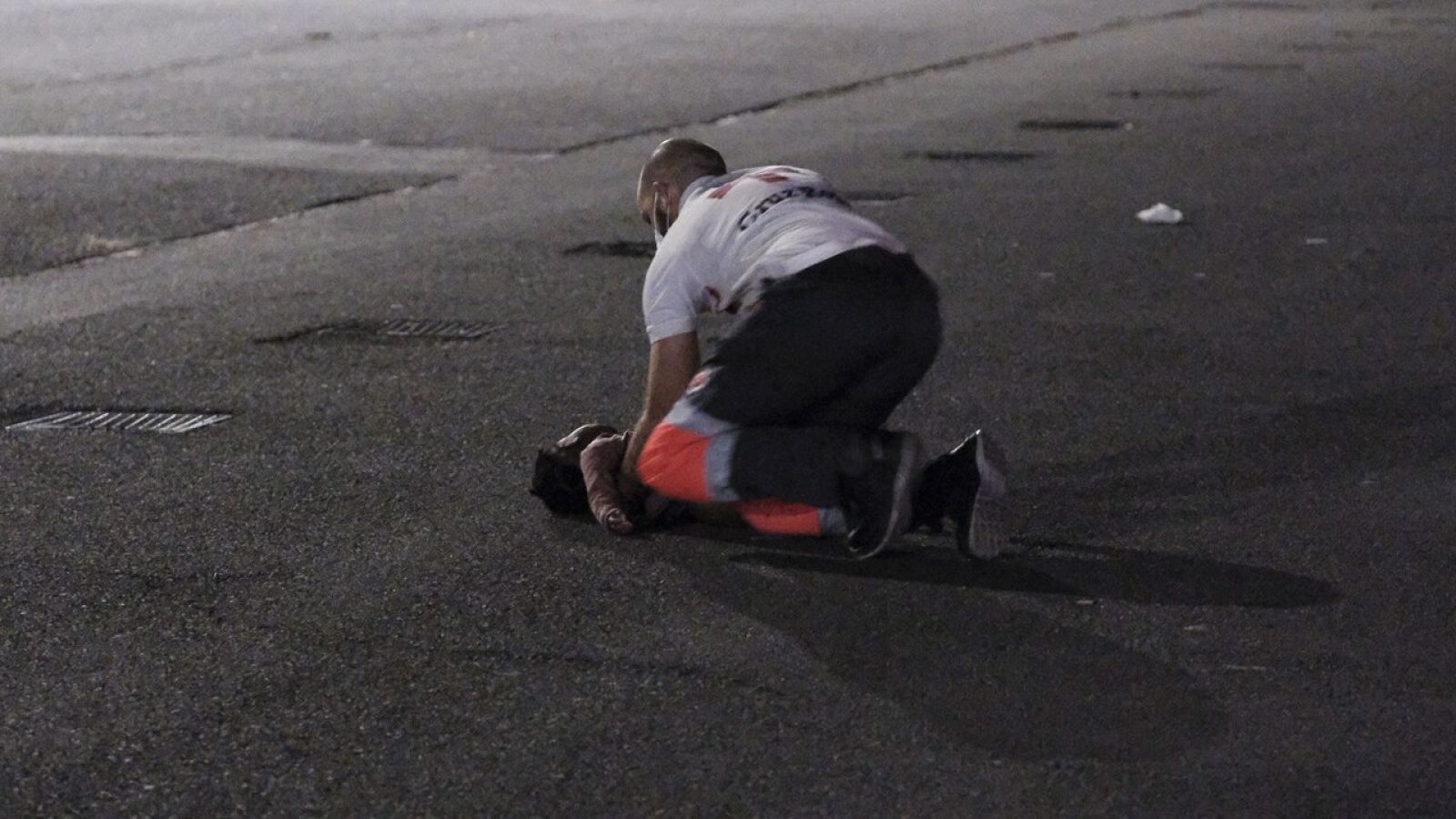 Sanitarios reaniman a una bebé con hipotermia en Arguineguín | Ver