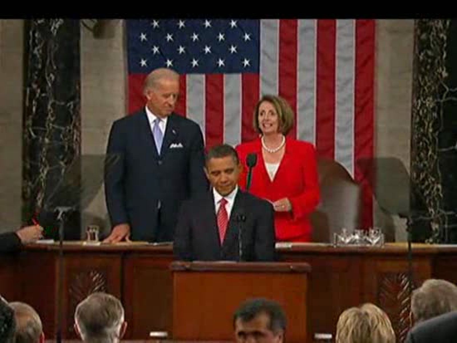  El presidente de Estados Unidos se ha dirigido en una sesión conjunta a los congresistas y senadores para defender la reforma del sistema sanitario. Obama ha pedido a los políticos que no se demoren en este proyecto. 