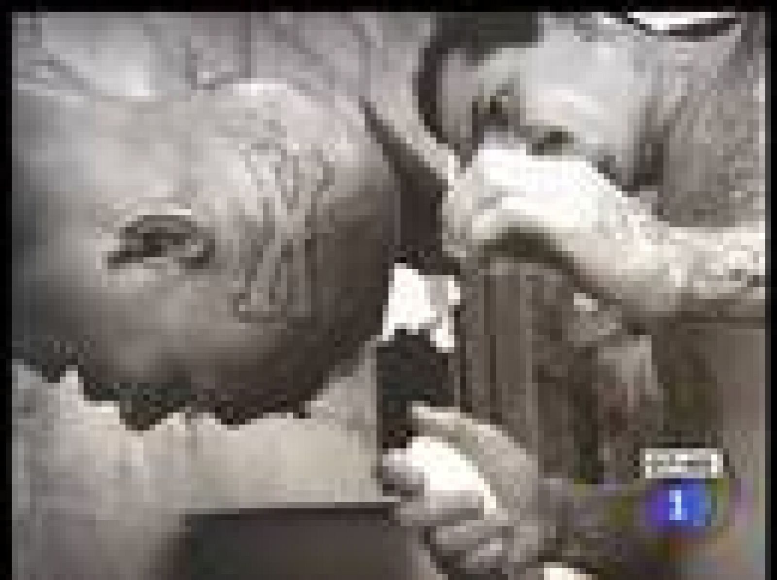 Un policía y cuatro pandilleros acusados por el asesinato del fotógrafo Poveda | Ver