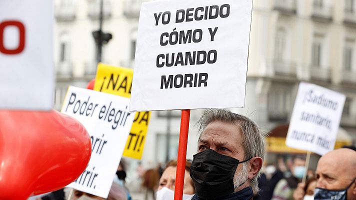 España legaliza la eutanasia, un derecho que llega tarde para muchos