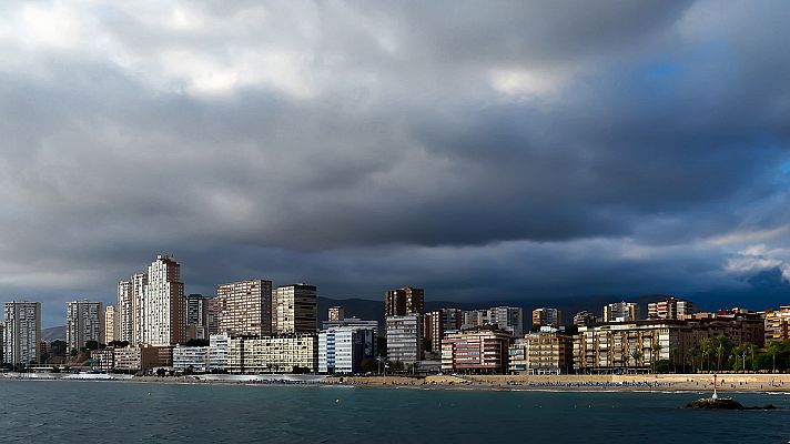 Precipitaciones localmente fuertes en Alicante y Valencia