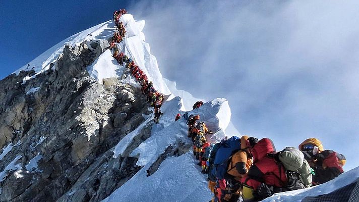 Telediario 1 - Nepal censura las imágenes de las expediciones en el Everest