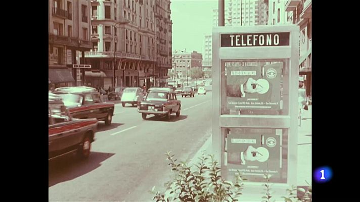 Telediario 1 - Cabinas telefónicas: reinventarse o morir