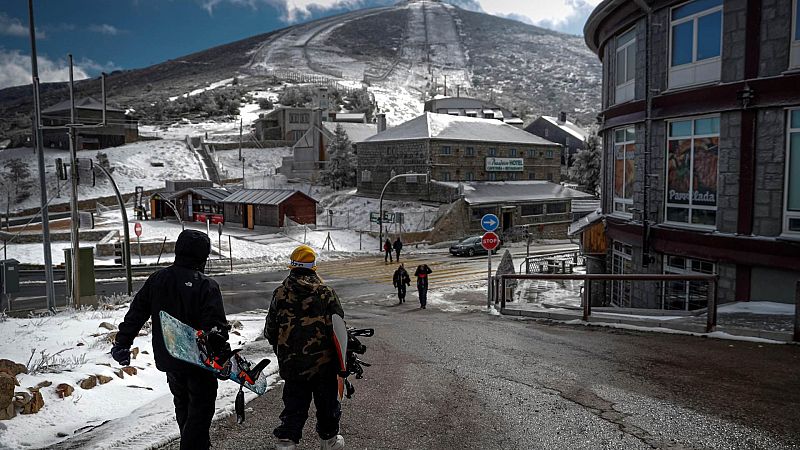 El buen tiempo anima el turismo dentro de Madrid durante el puente de San José | Ver