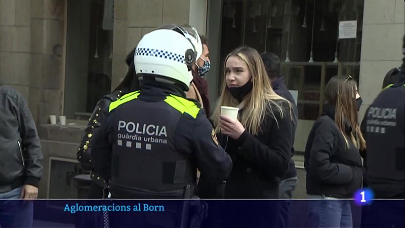 La policia dispersa les botellades als carrers del Born de Barcelona