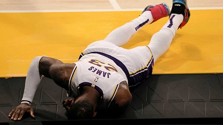 Telediario 1 - LeBron se hace un esguince y los Lakers pierden a su estrella