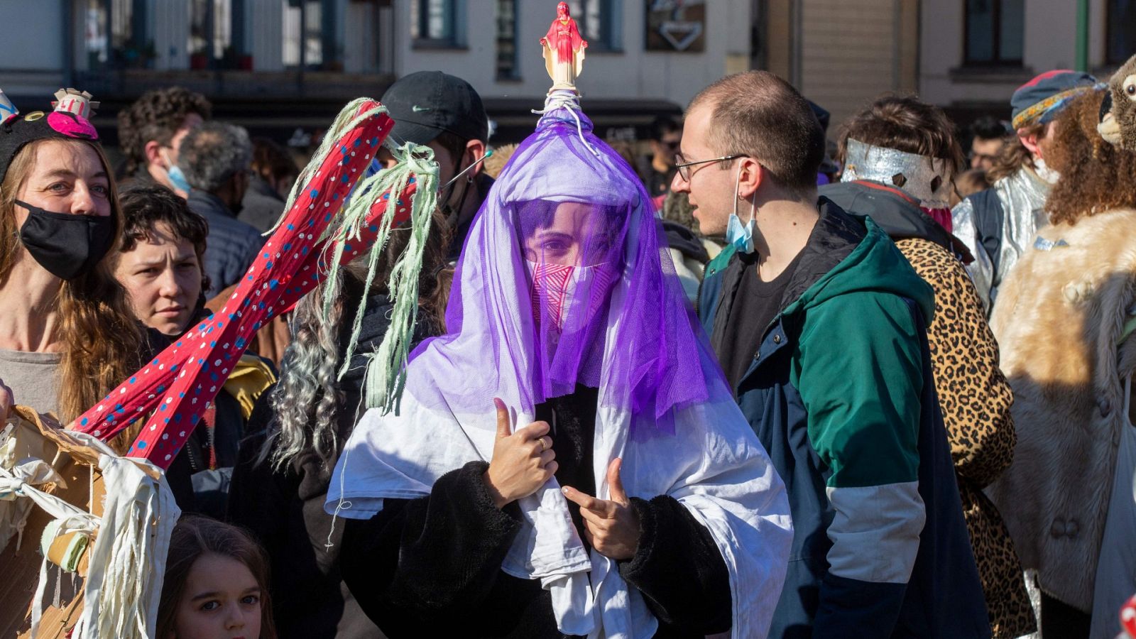 Coronavirus | Marsella celebra un carnaval en plena pandemia