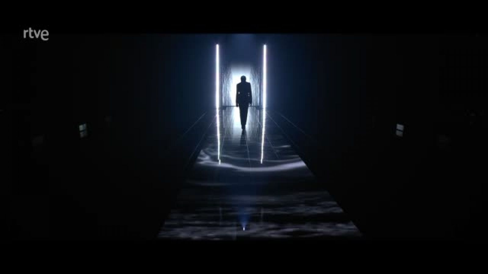 Eurovisión 2021 - Tusse, de Suecia: "Voices" (Videoclip oficial)