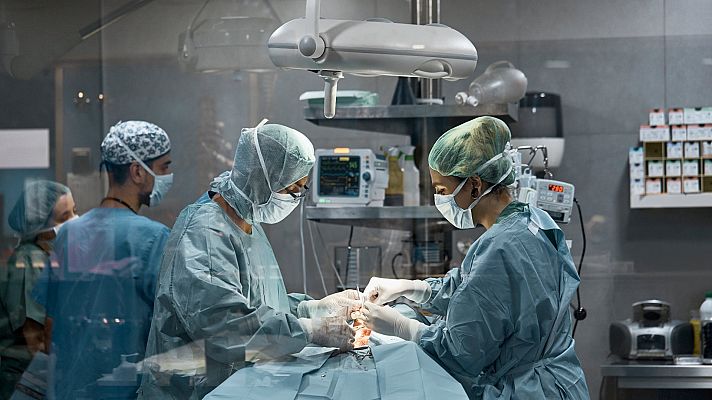 Telediario 1 - Clases con realidad aumentada para evitar aglomeraciones en los quirófanos