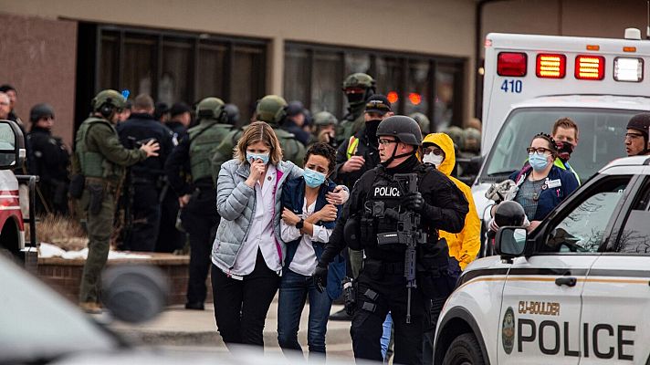 Informativo 24h - Diez muertos en un tiroteo en Colorado