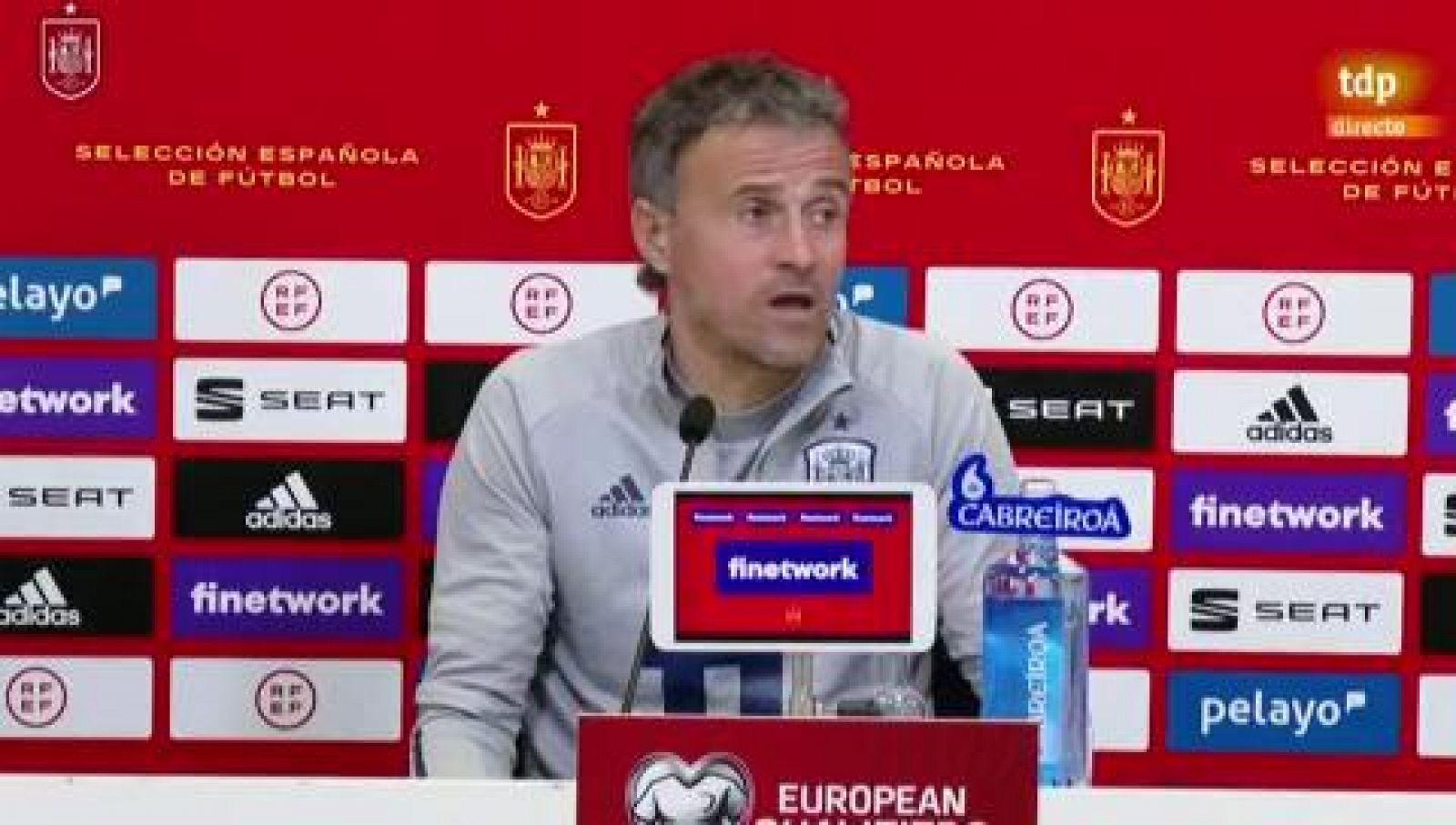 Luis Enrique: "El que piense que por meter seis a Alemania vamos a hacer lo mismo a Grecia, no conoce el fútbol"