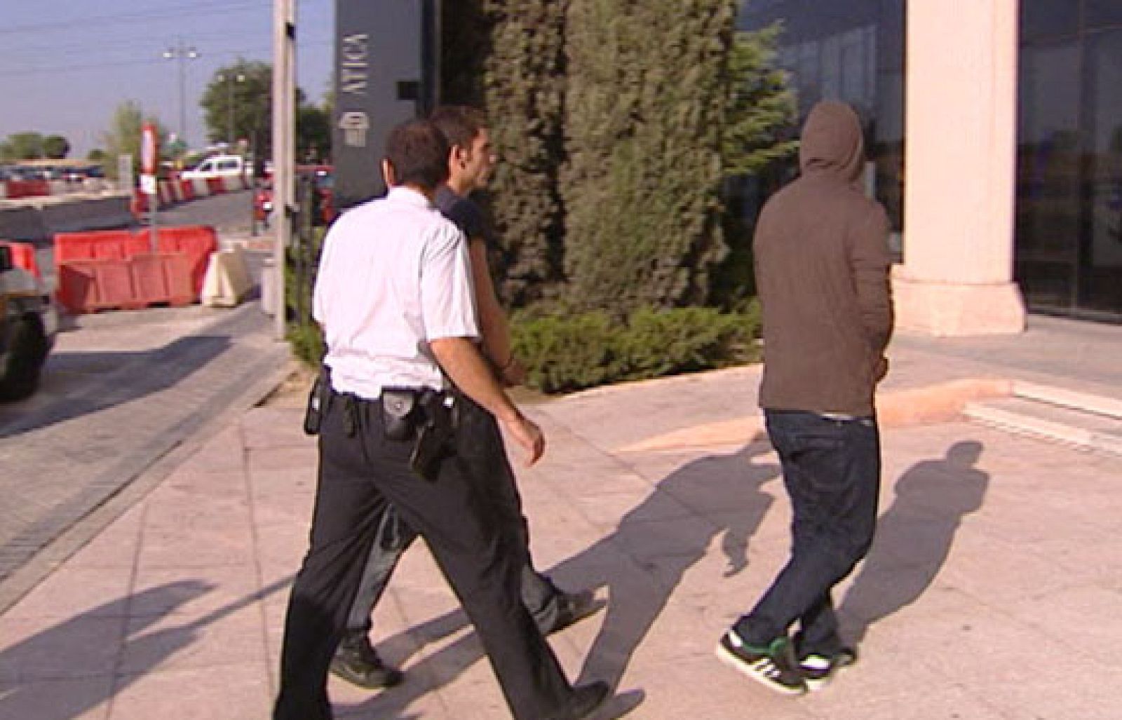 Los 13 imputados por los incidentes de Pozuelo deberán comparecer cada 15 días en el juzgado | Ver