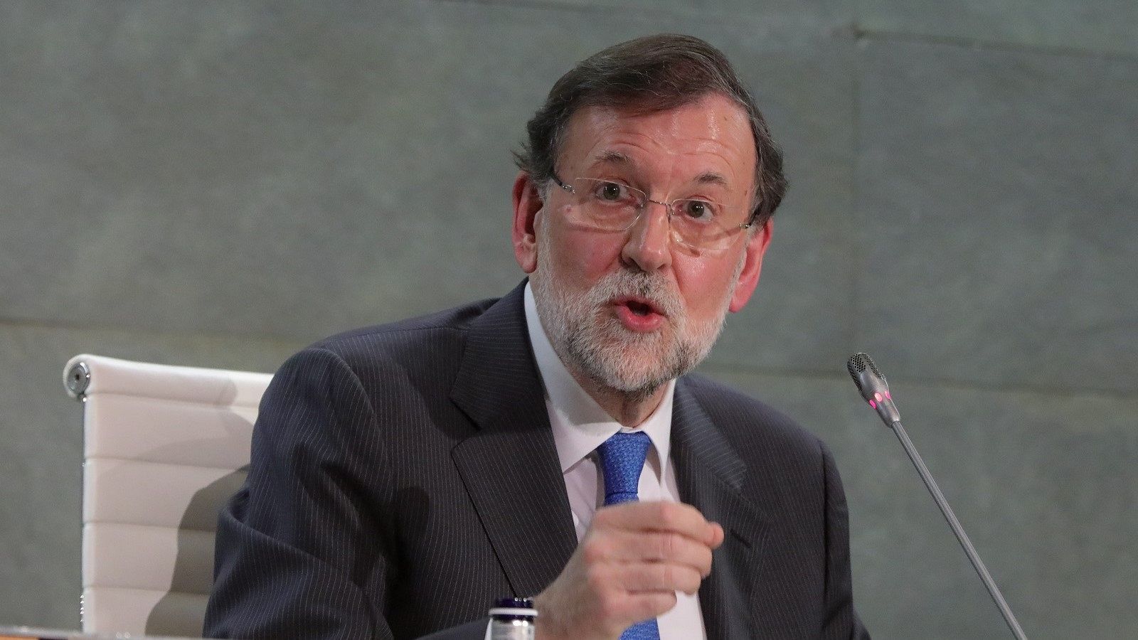 Rajoy: "En mis 40 años en el PP nunca he oido hablar de la 'caja B"