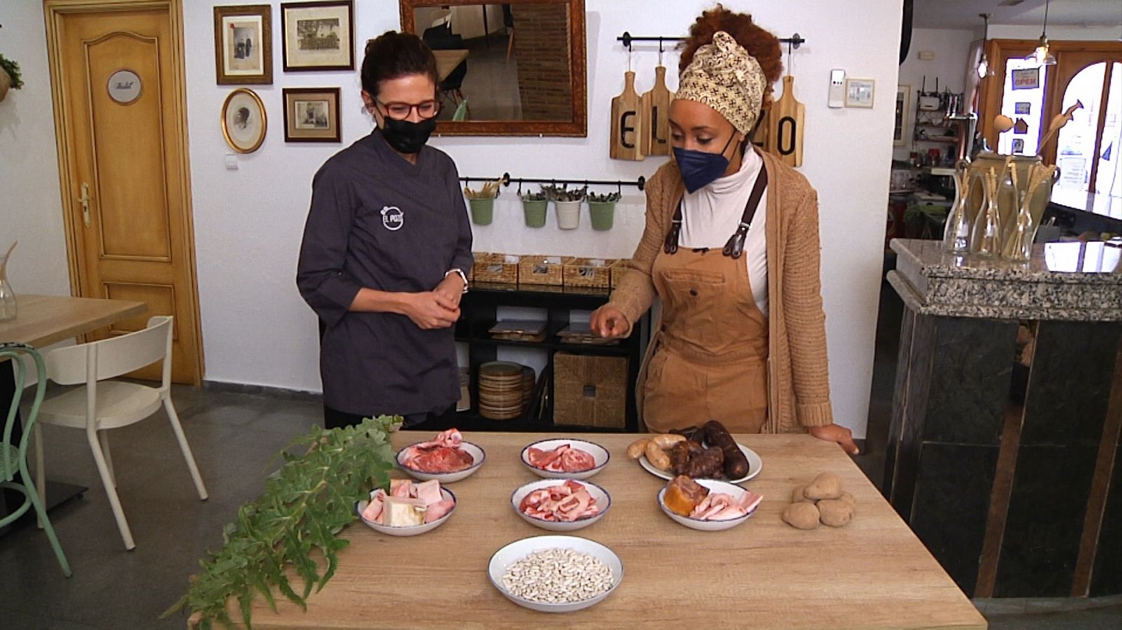 Aprendemos a elaborar la olla churra con pencas de cardo