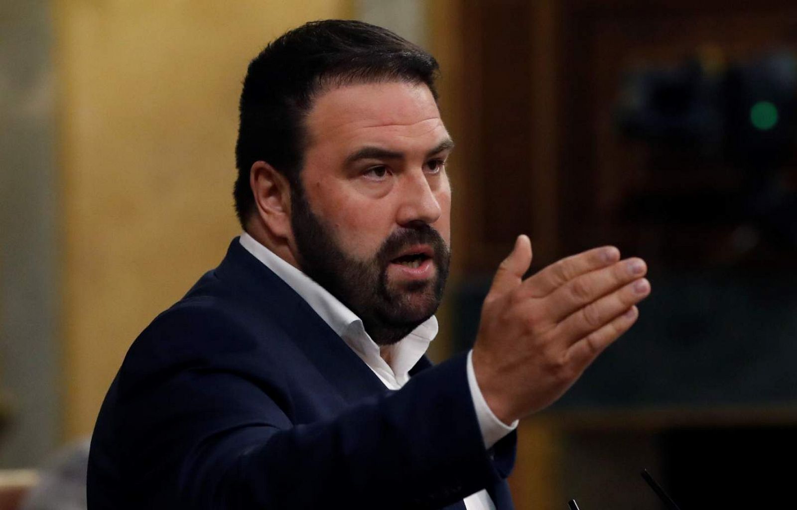 Jon Iñárritu (Bildu): "Queremos saber si le van a quitar las medallas a Galindo porque el Gobierno no hace nada"" - La hora de La 1 | Ver