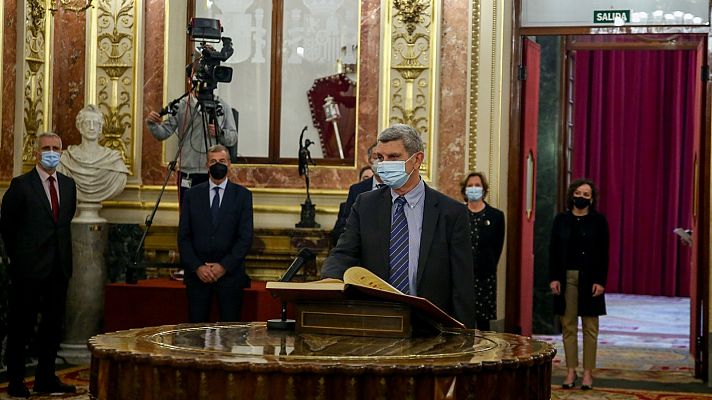 Telediario 1 - Los nuevos miembros del Consejo de Administración de RTVE toman posesión de sus cargos