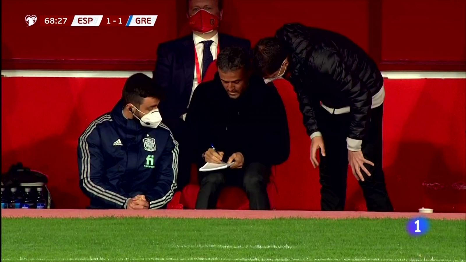 España no puede con Grecia en Granada