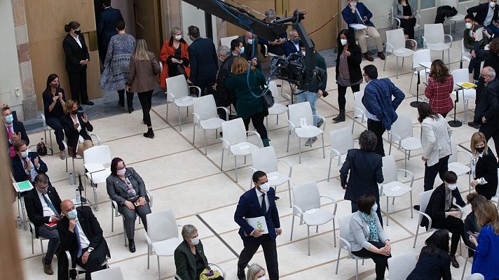 Informativo 24h - Diputados de ERC, JxCat, la CUP, PSC y los 'comunes' abandonan el pleno del Parlament en la intervención de Vox