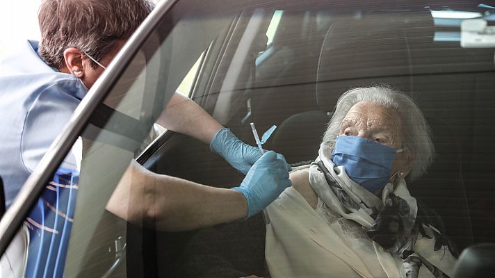 Telediario 1 - Muchos mayores de 80 años, a la espera de ser vacunados