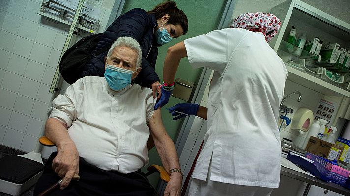 Fernando Simón, sobre los vacunados: "Aún es pronto para relajar medidas de control como el uso de mascarillas"