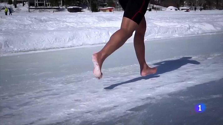 Corre una media maratón descalzo sobre el hielo en 1h 37min