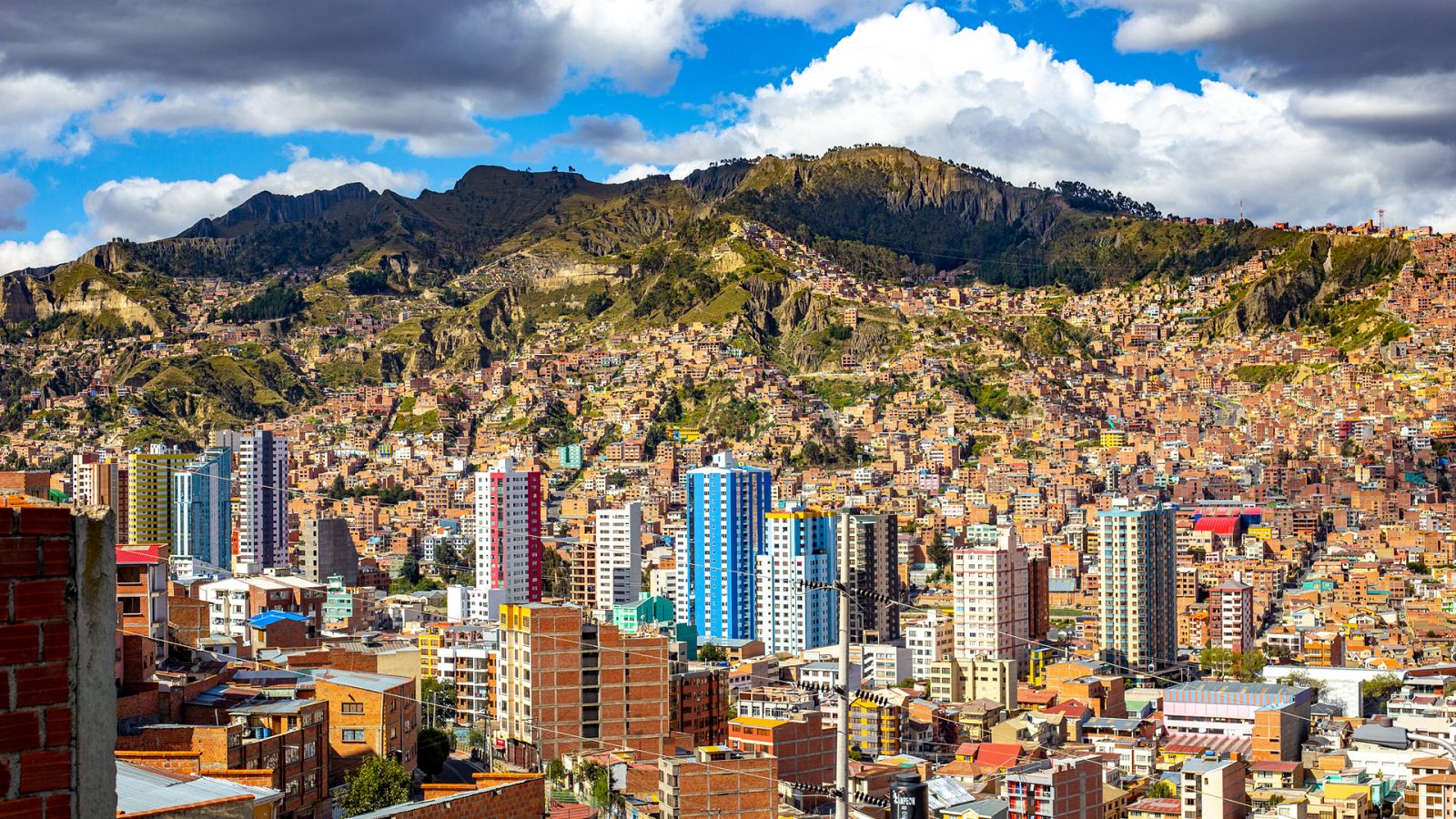 Bienvenidos a mi extraña ciudad - Episodio 4: La Paz - Documental en RTVE
