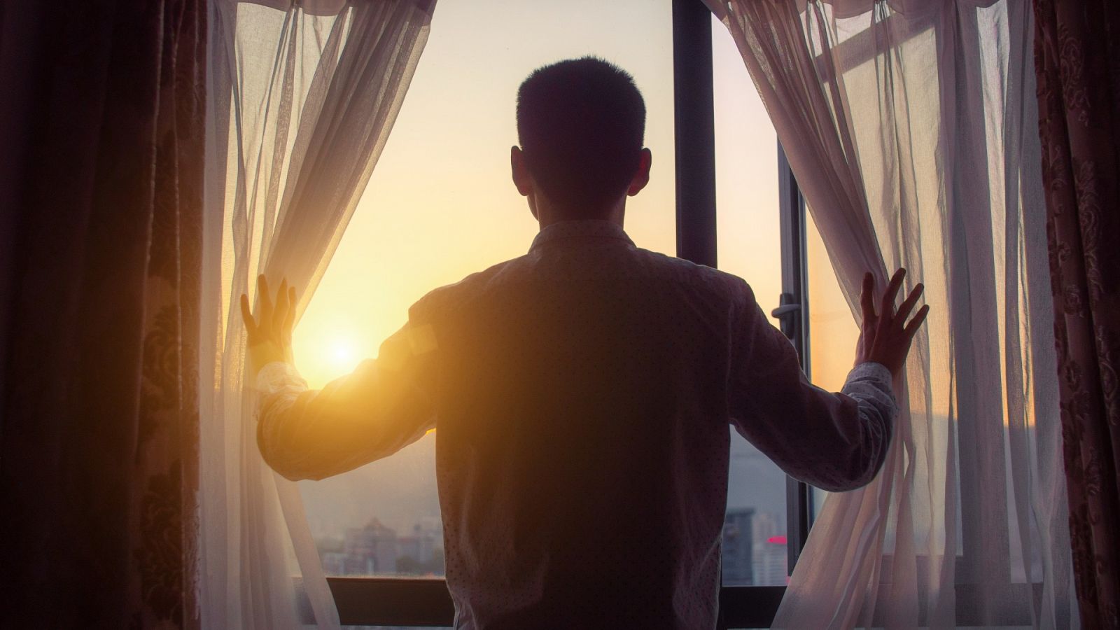 Cien científicos mandan una carta a las autoridades proponiendo ocho acciones urgentes contra la COVID - La hora de La 1 | Ver