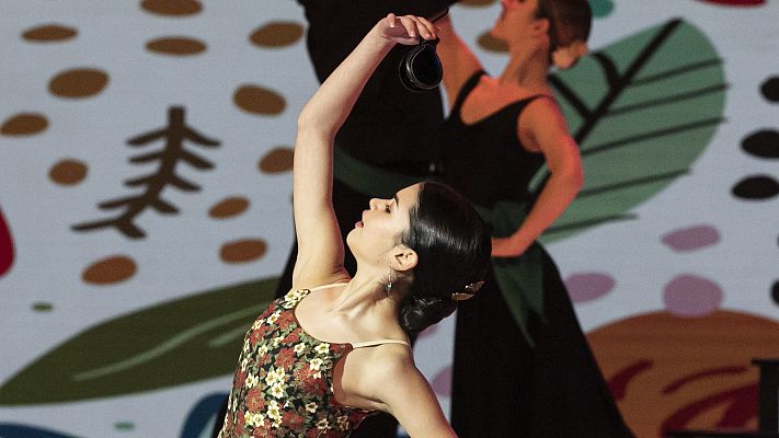 Nerea rinde homenaje a la Escuela Bolera en la semifinal