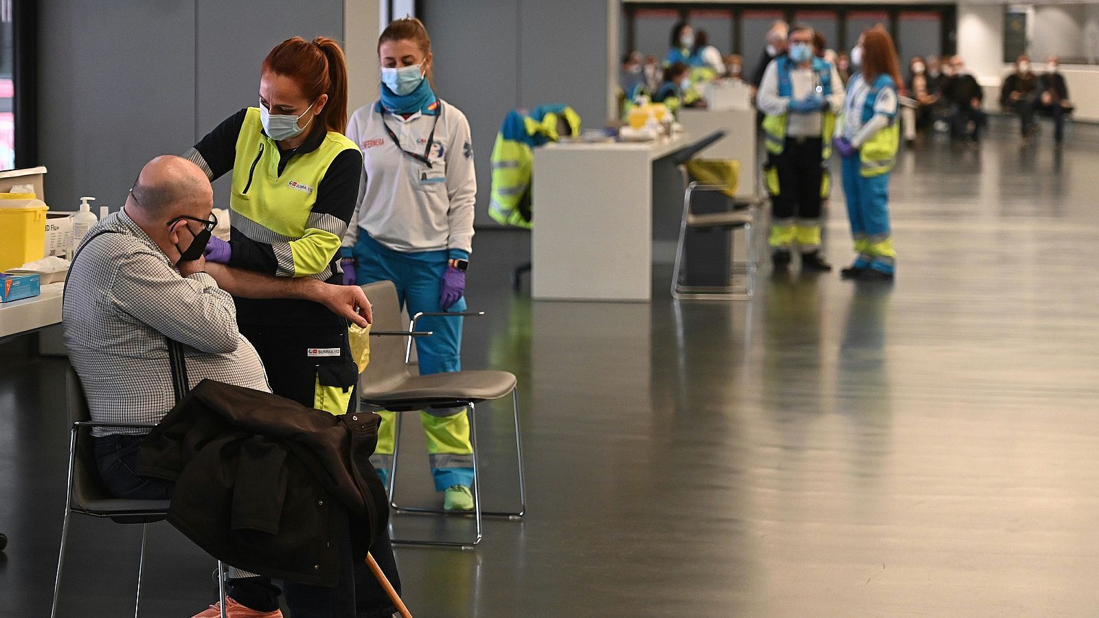 Coronavirus - Sin vacunación de momento para los que tienen entre 66 y 79 años - Telediario 1 | Ver