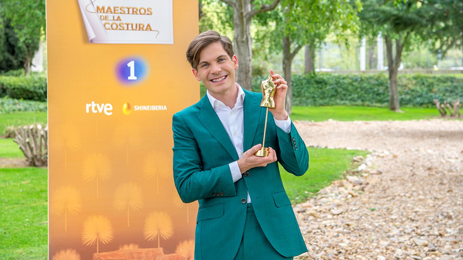 Entrevista completa a Ancor, ganador de Maestros de la Costura 4 - Maestros de la costura | Ver