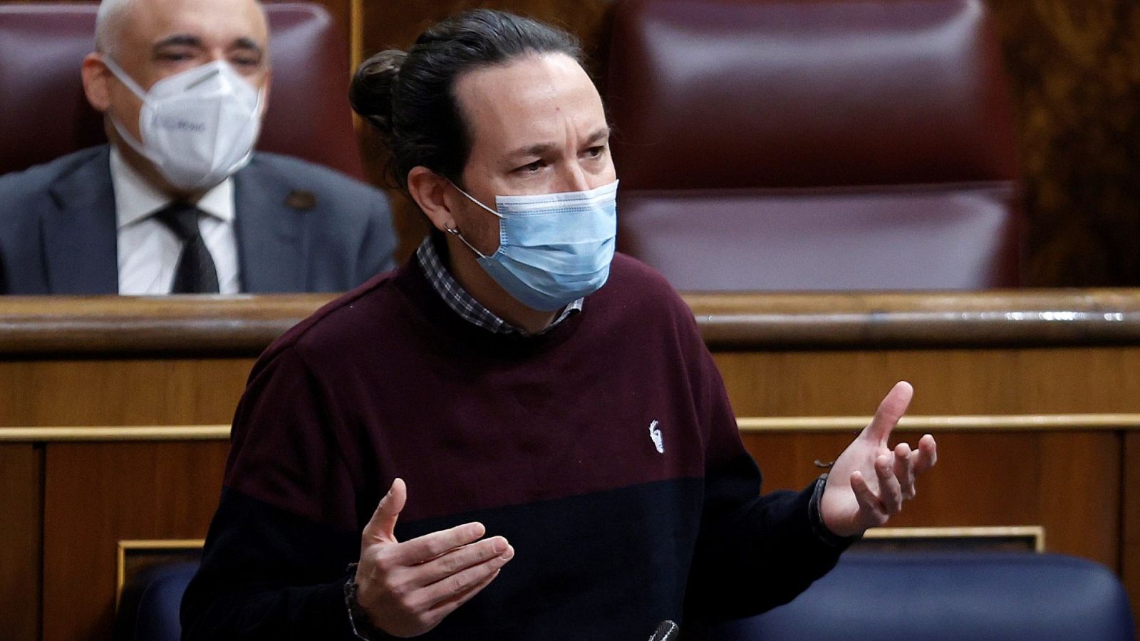 Iglesias se encara a un grupo de manifestantes de ultraderecha