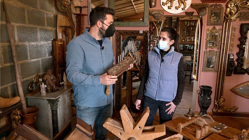 Aquí la Tierra - Los artesanos de la madera preparan las carracas de Semana Santa