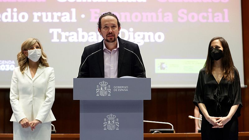 Iglesias traspasa sus carteras a Díaz y Belarra: "Ha sido un honor"