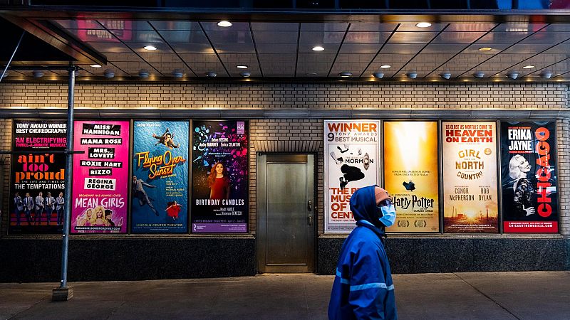 Nueva York busca resucitar Broadway con vacunas y tests de coronavirus