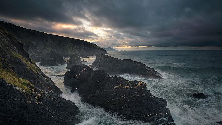 El tiempo - Probabilidad de chubascos y tormentas localmente fuertes en el interior de Galicia