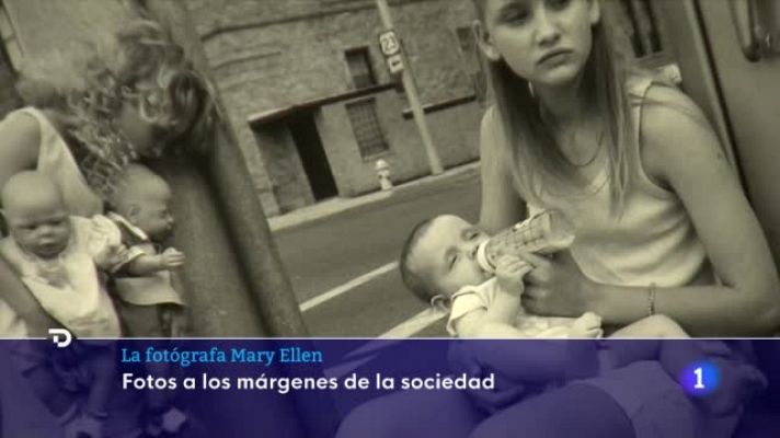 Telediario 1 - Exposición de Mary Ellen Mark, fotos a los márgenes de la sociedad, en la Fundación Foto Colectania