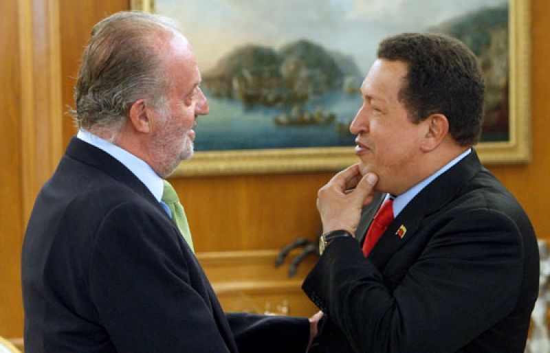  El rey recibe a Hugo Chávez en La Zarzuela