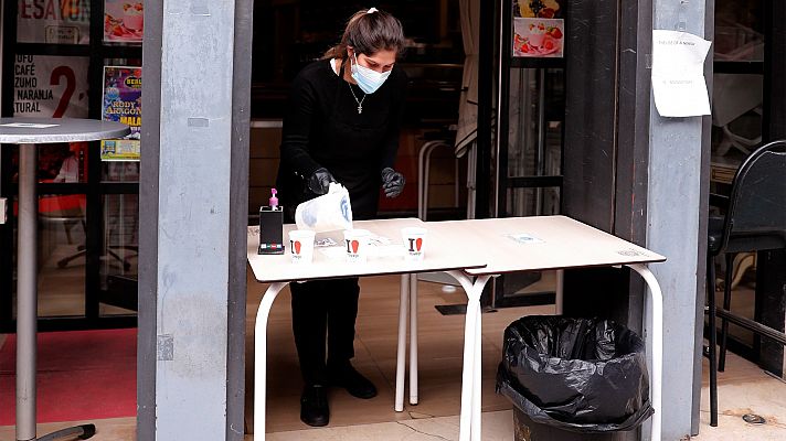 Telediario 1 - Las comunidades autónomas endurecen las medidas para controlar el aumento de contagios