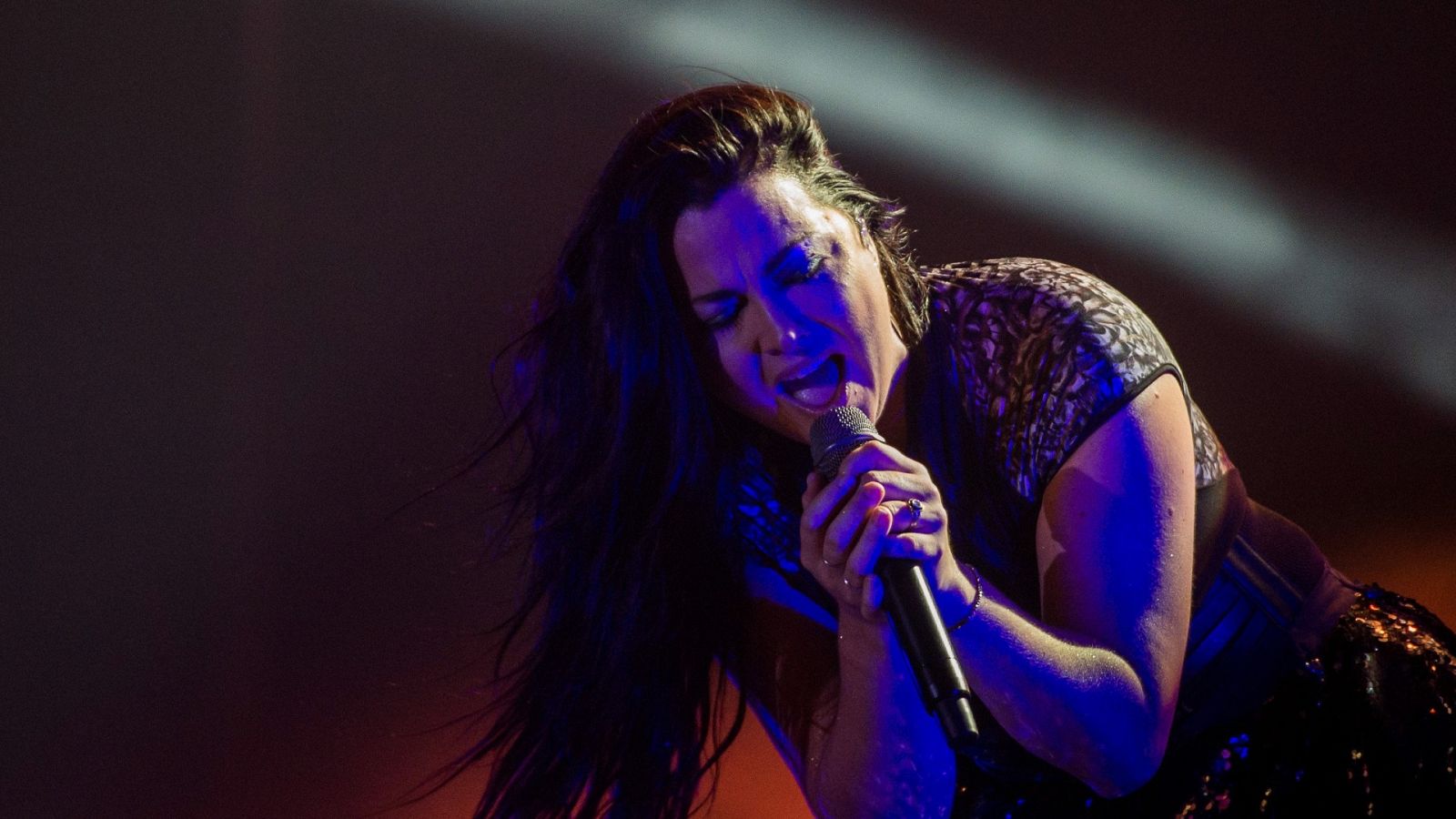 Evanescence regresa con nuevo disco: 'The Bitter Truth'