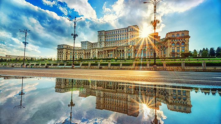 Un palacio para el pueblo - Palacio del Parlamento: Bucarest