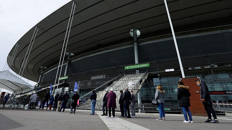 El Estadio de Francia vuelve a abrir sus puertas convertido en el mayor 'vacunódromo' del país