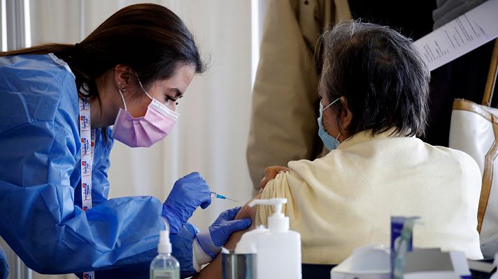 Telediario 1 - Sanidad propone vacunar con AstraZeneca solo a los mayores de 60 años