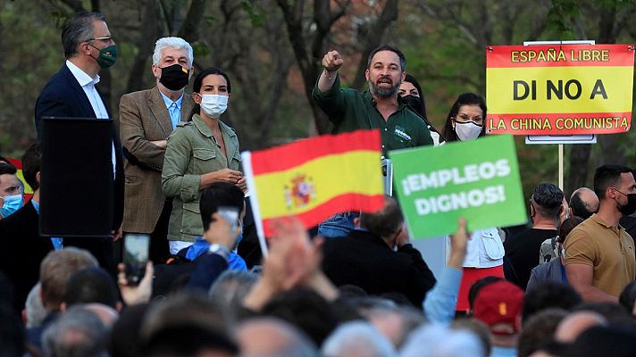 Telediario 1 - Dos detenidos y 14 heridos en los disturbios por el mitin de Abascal y Monasterio en Vallecas