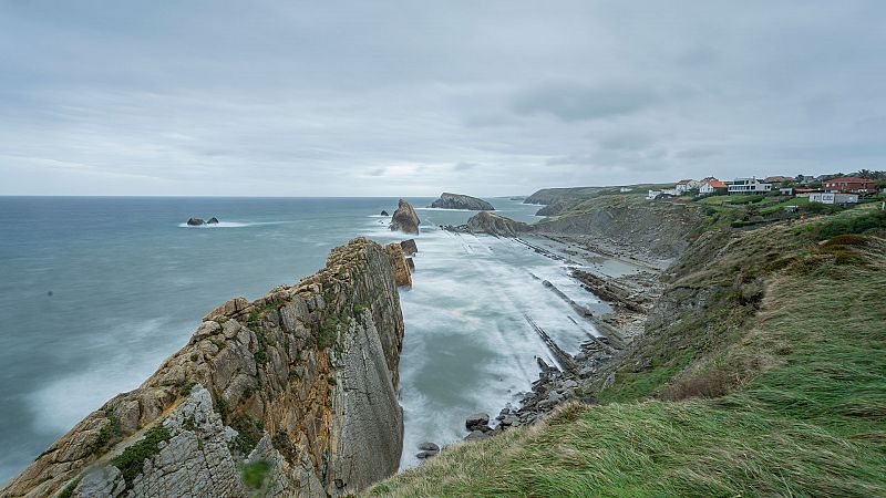 Chubascos y tormentas localmente fuertes en el noroeste de la meseta Sur, sistema Central, meseta Norte y sur del área cantábrica - Ver ahora