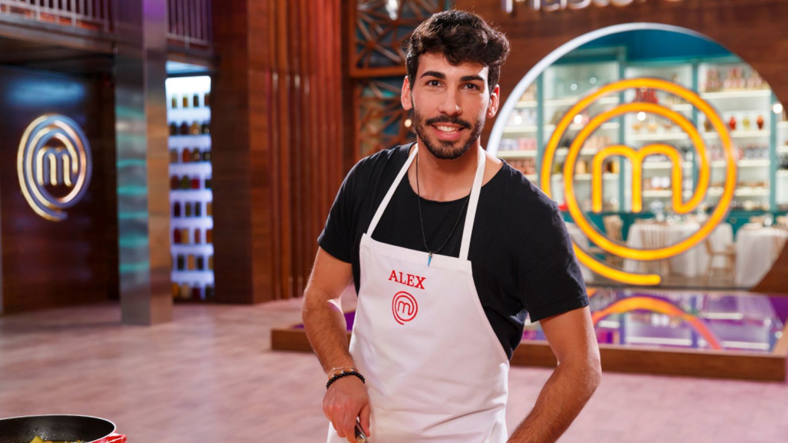 Conoce a Álex, aspirante de MasterChef 9